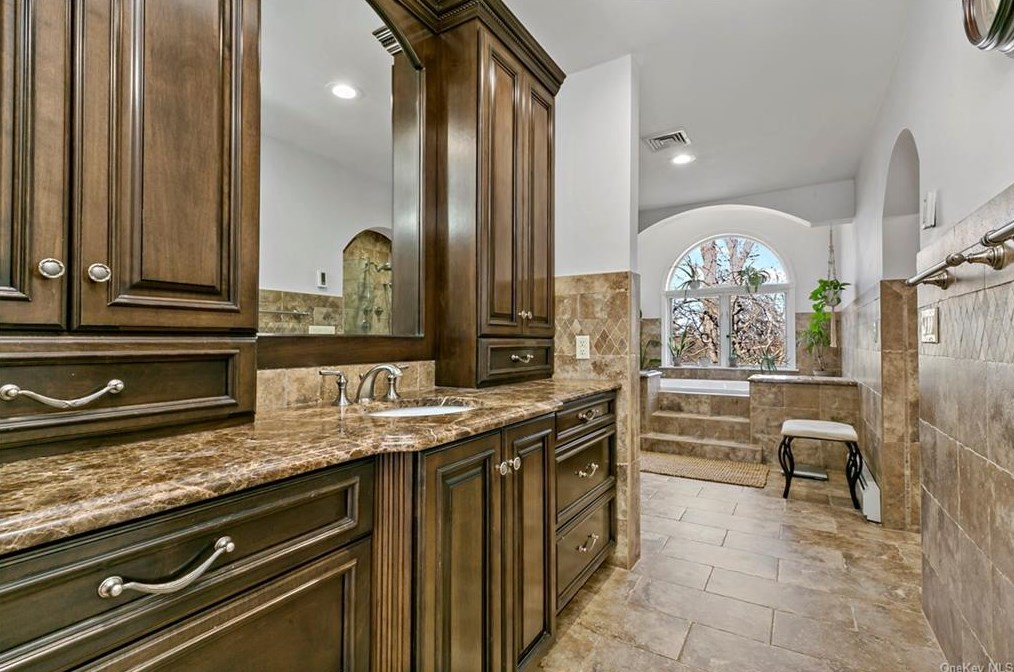 241 Bethlehem Rd, Newburgh NY  12553-8967 exterior