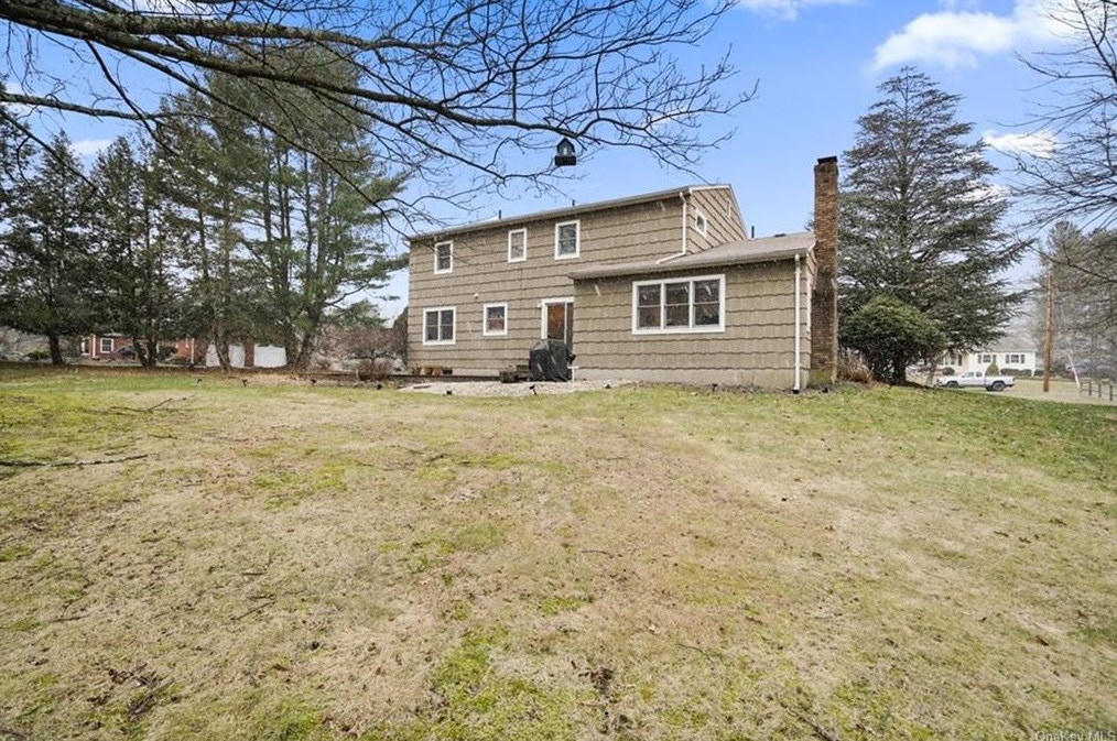 11 Copeland Dr, Airmont, NY 10901