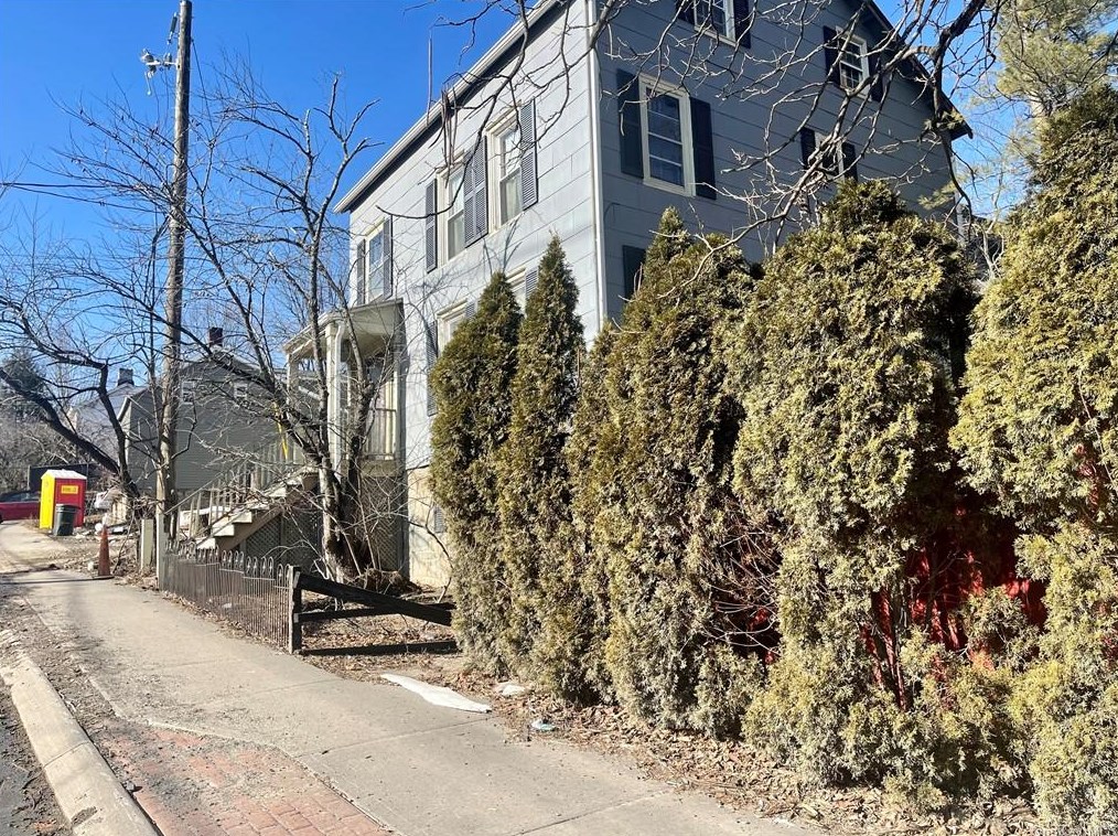 66 Main St, Bloomingburg, NY 12721
