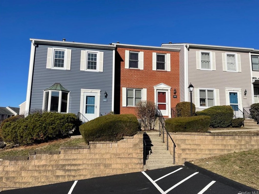 501 Mallard Way, Peekskill, NY 10566