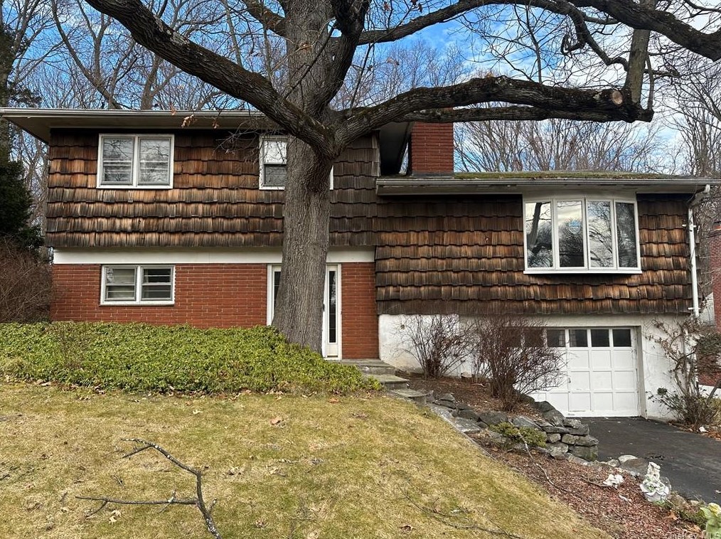 9 Alta Vista Cir, Irvington On Hudson, NY 10533-1051