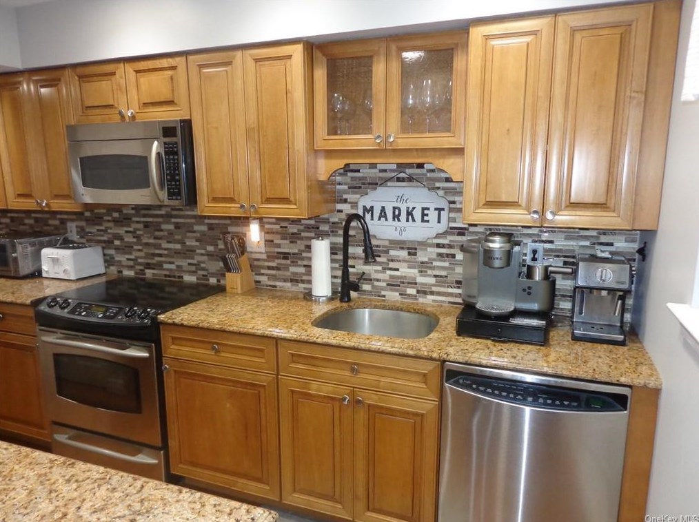 208 Harris Rd #bb5, Bedford Hills, NY 10507