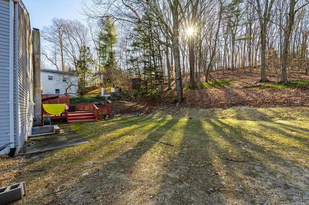 307 Alpine Dr, Cortlandt Manor NY  10567-1305 exterior