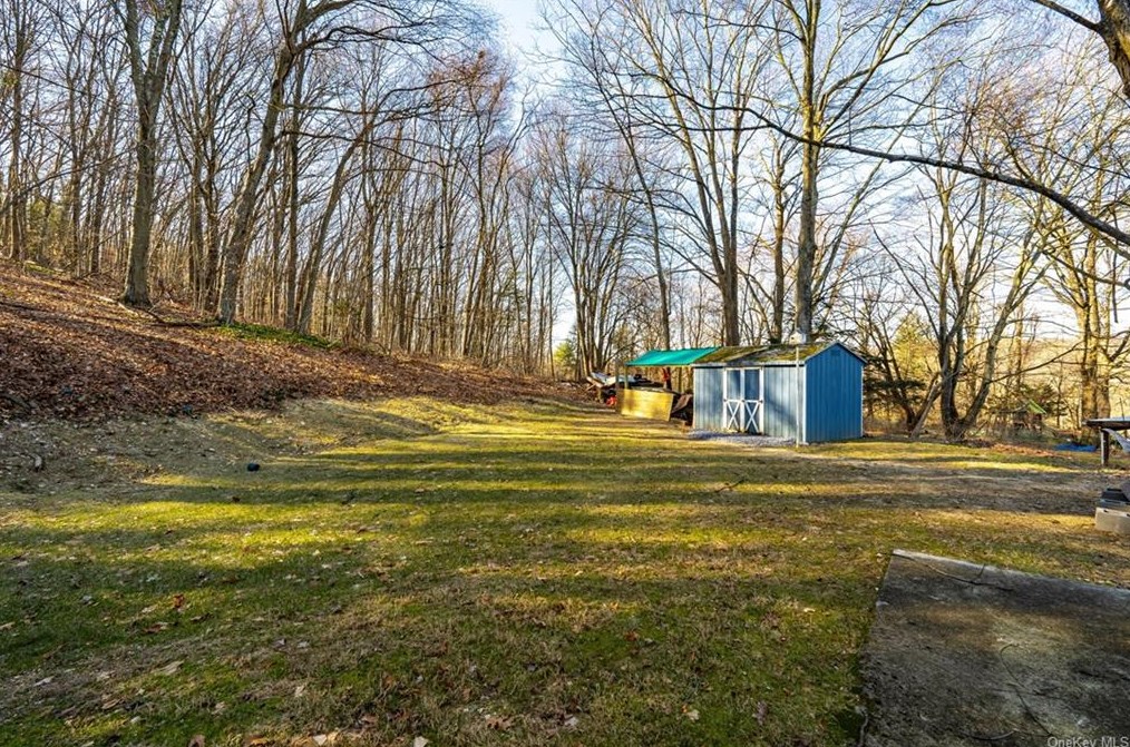 307 Alpine Dr, Cortlandt Manor NY  10567-1305 exterior