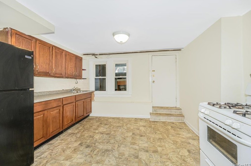 251 1st St ##1 Lower Level, Yonkers, NY 10704