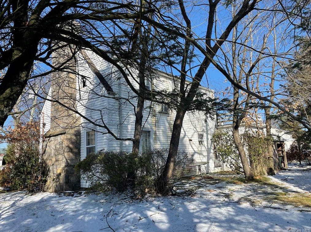 145 Gramatan Dr, Yonkers, NY 10701-5111