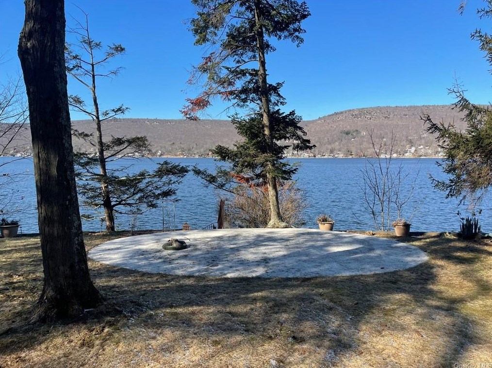 53 Woods Rd, Greenwood Lake, NY 10925