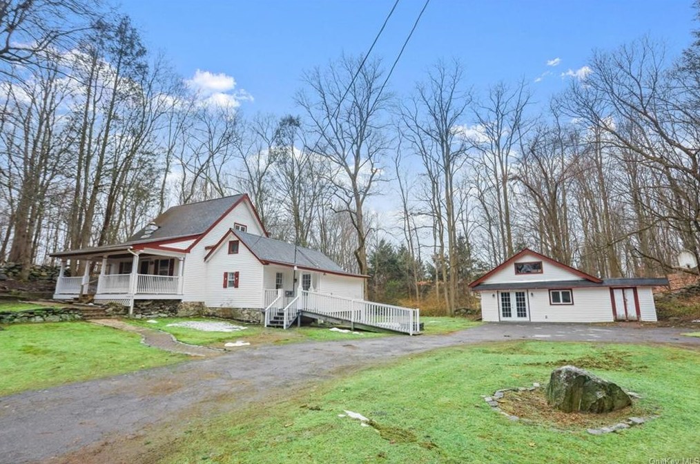 163 Crane Rd, Kent Lakes, NY 10512-4064