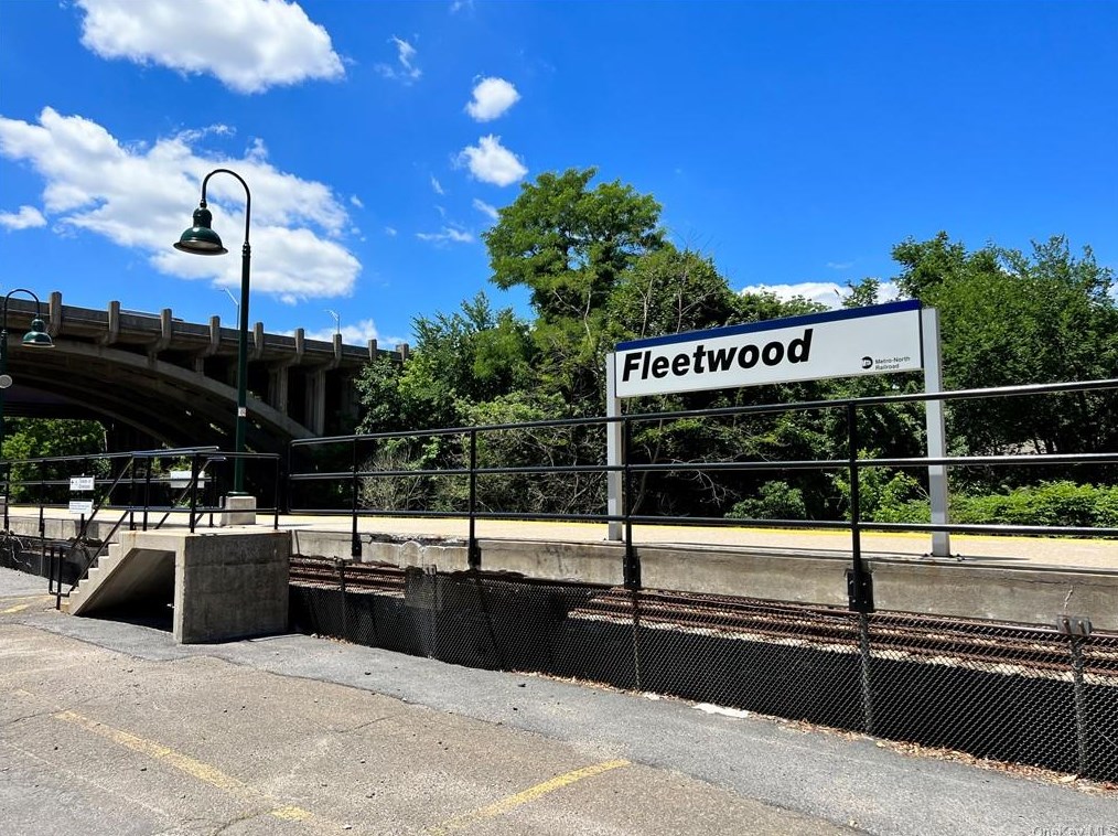 1440 Midland Ave, Yonkers NY 10708-6044 exterior