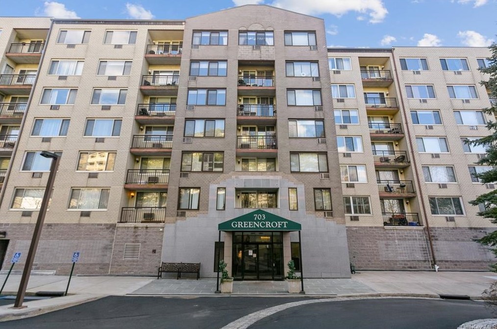 703 Pelham Rd Apt 406, New Rochelle, NY 10805