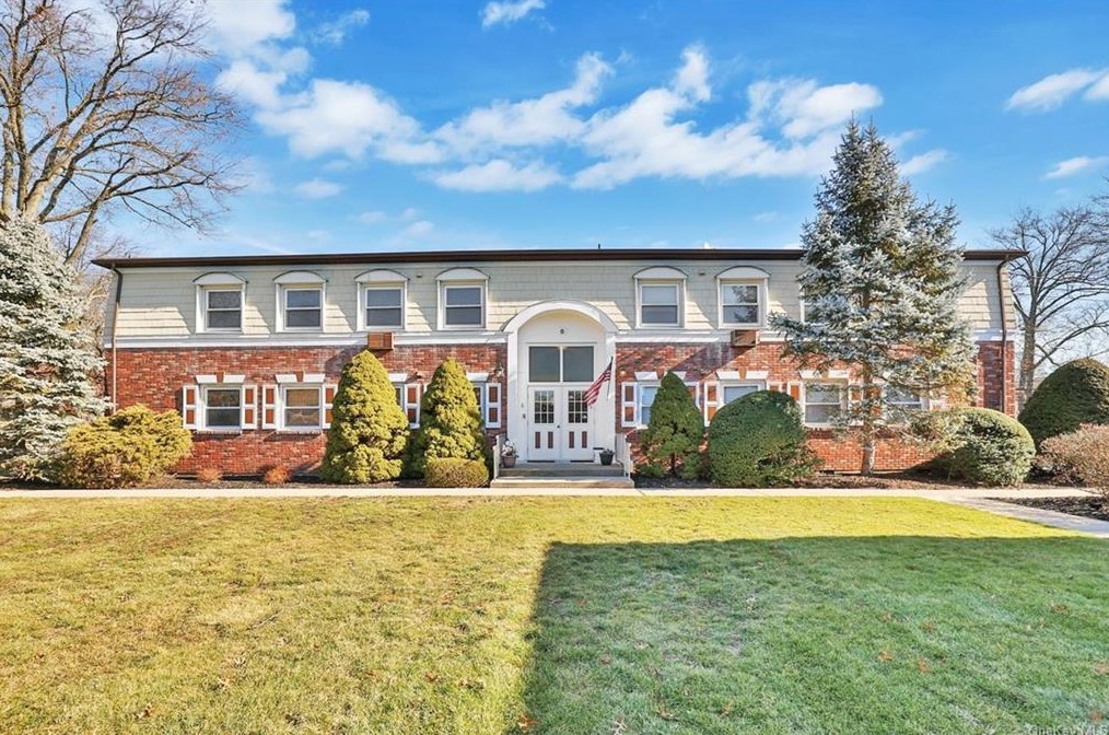 6 Normandy Vlg, Nanuet, NY 10954-2814