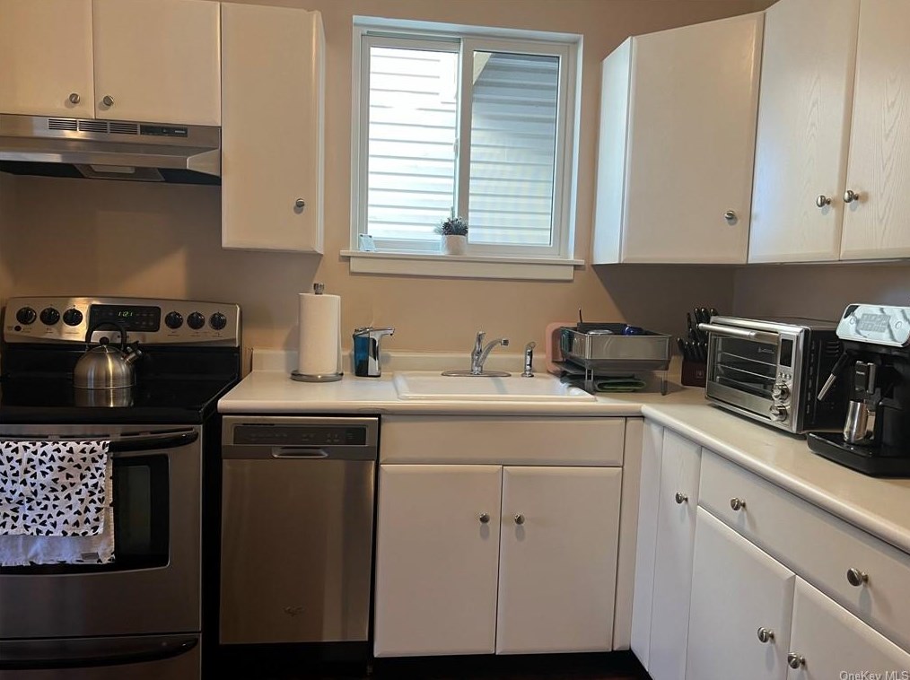 406 Drew Ln, Kent Lakes NY  10512-3749 exterior