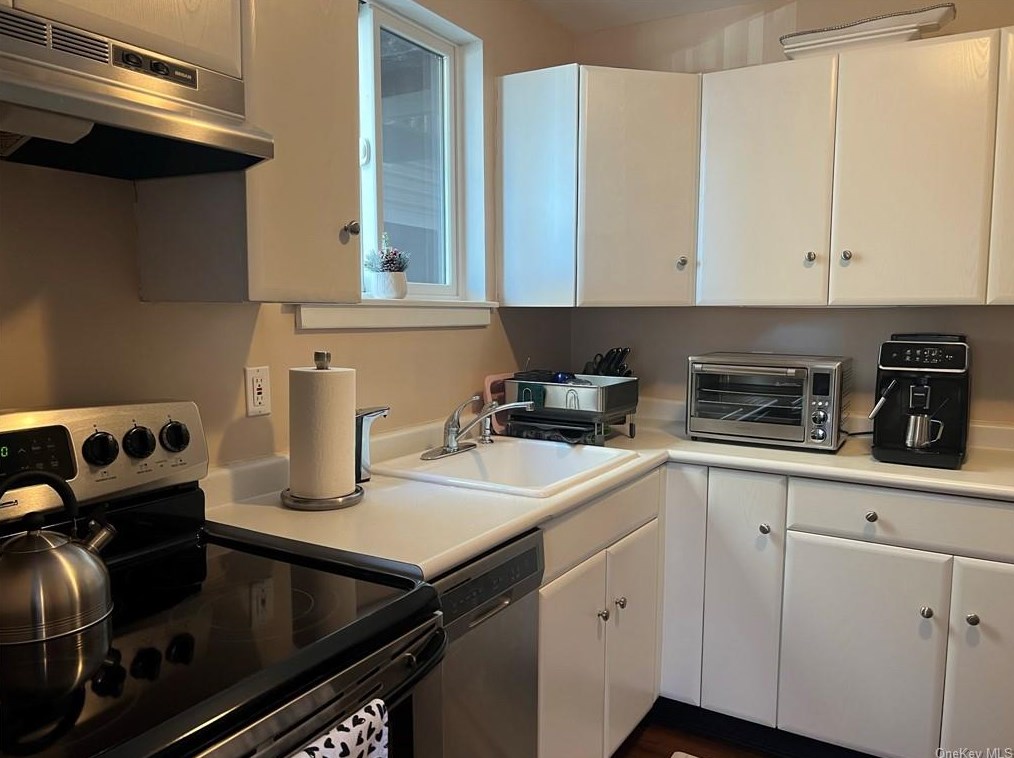 406 Drew Ln, Kent Lakes NY  10512-3749 exterior