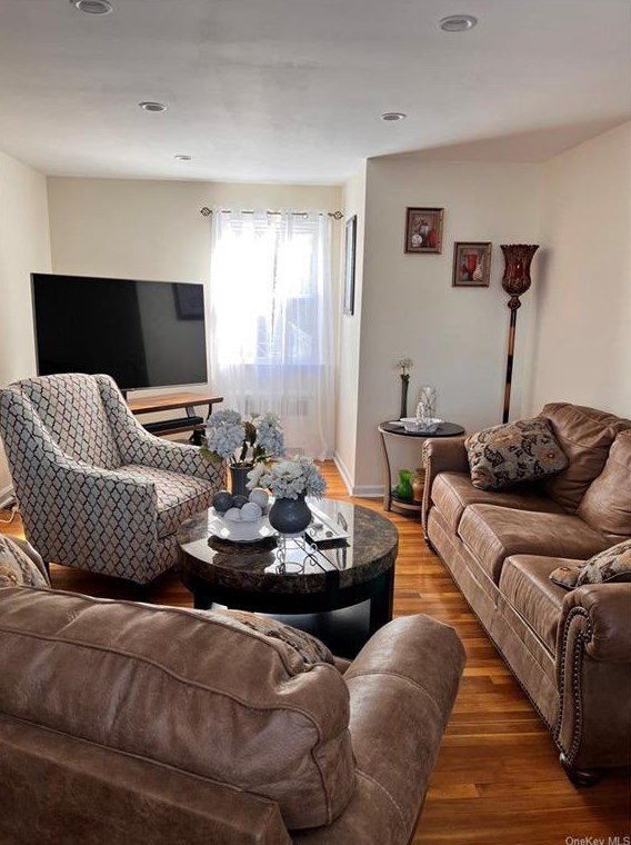 84 Cypress St, Yonkers, NY 10704-1821