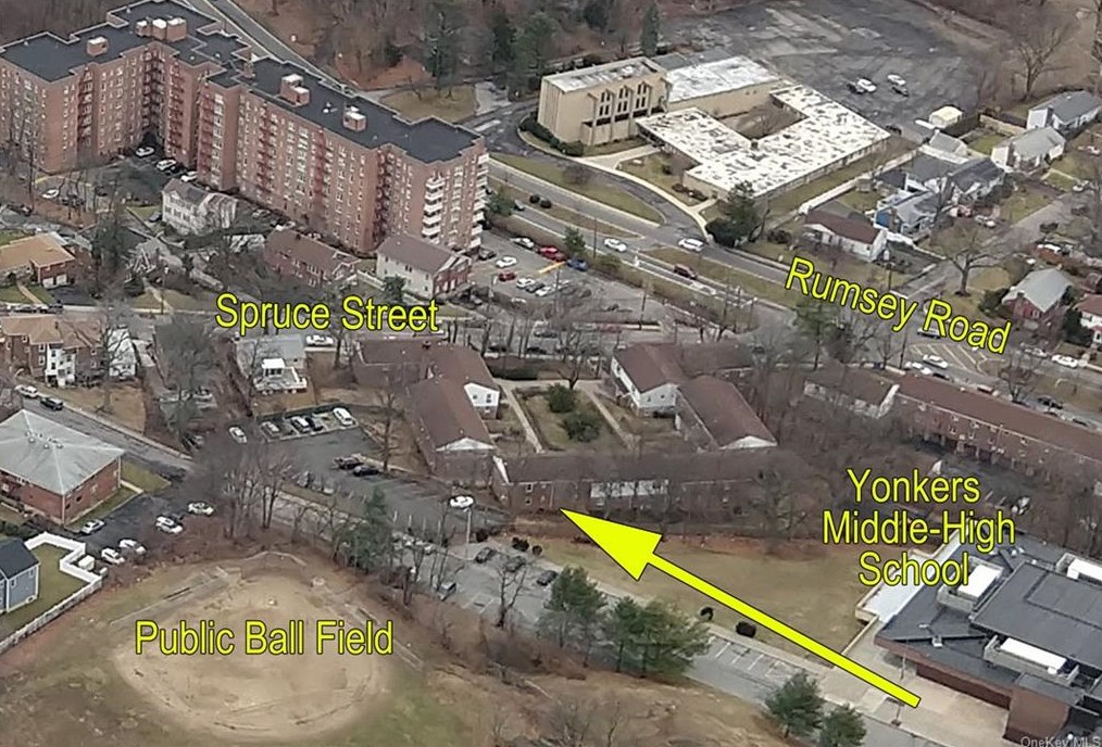 90 Spruce St, Yonkers, NY 10701-4511