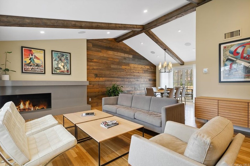 45 Woodcut Ln, New Rochelle, NY 10804