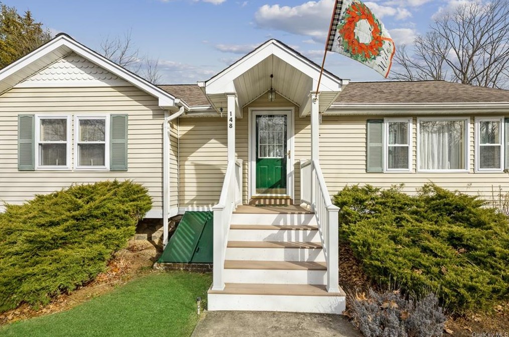 148 Camp Hill Rd, Mount Ivy, NY 10970