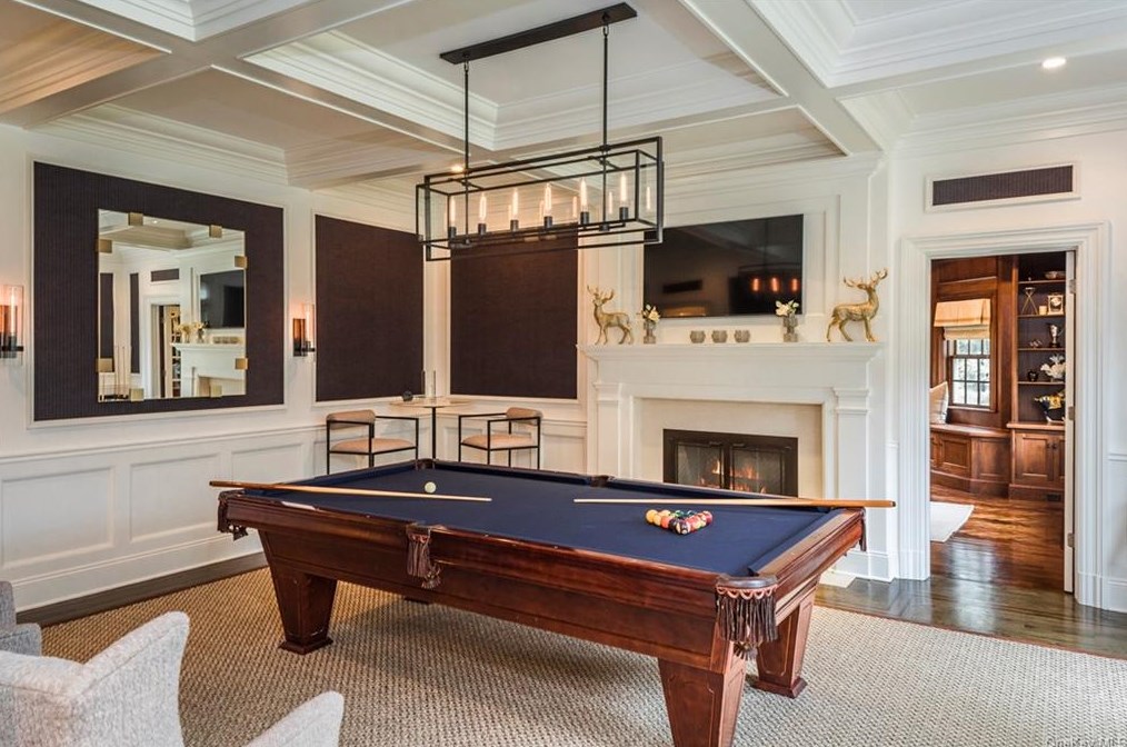 300 Grace Church St, Rye NY  10580-4202 exterior