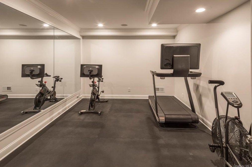 300 Grace Church St, Rye NY  10580-4202 exterior