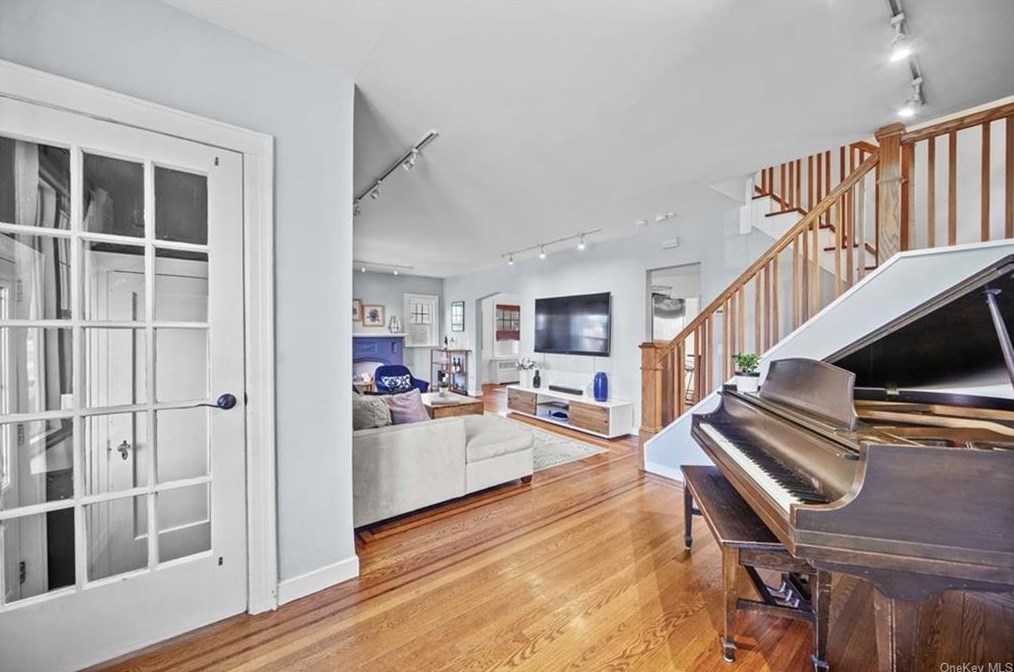 32 Central Pkwy, Mount Vernon, NY 10552