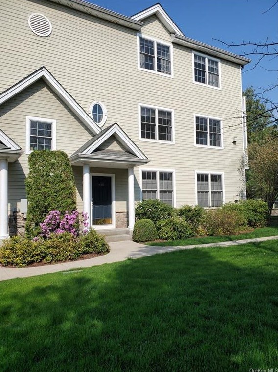 1510 Half Moon Bay Dr, Croton on Hudson, NY 10520