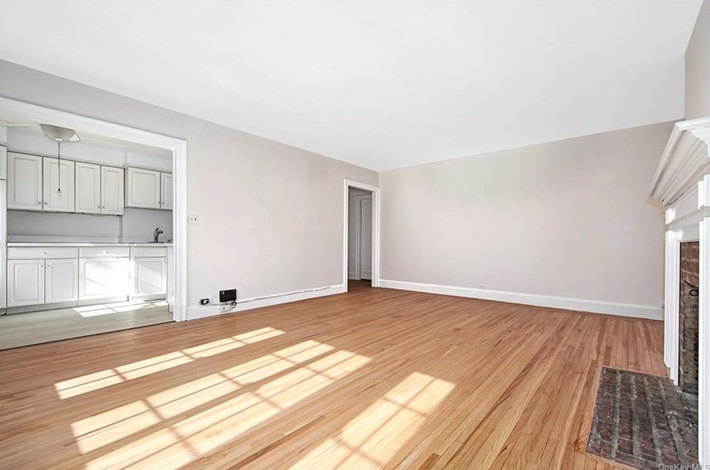 66 Milton Rd, Rye NY  10580-3850 exterior