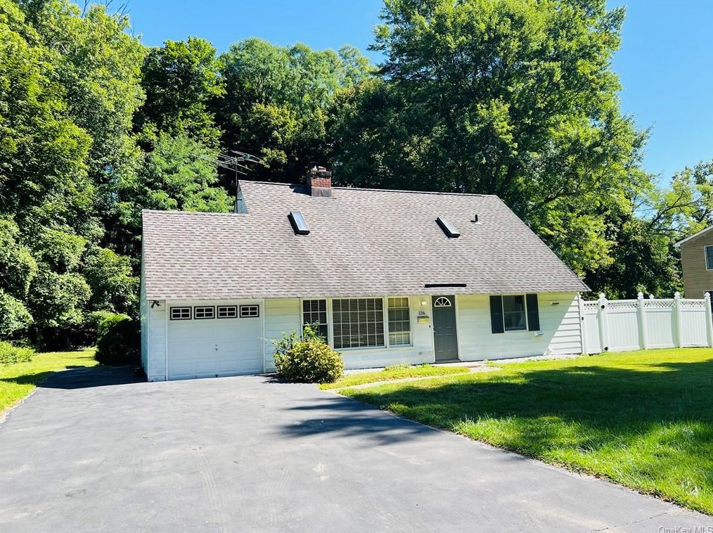 136 N Hampton Dr, White Plains, NY 10603