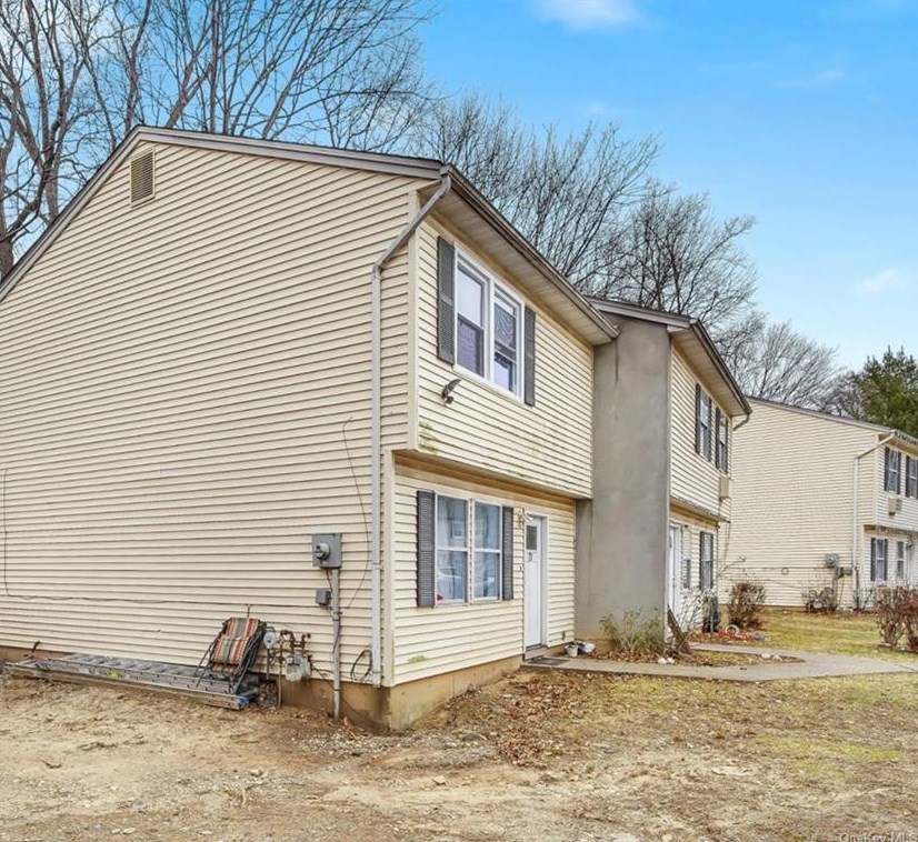 71 Bethune Blvd, Chestnut Ridge, NY 10977-5195