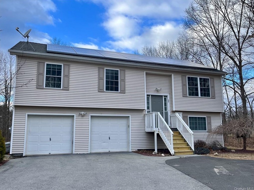 86 Gillespie St, Pine Bush, NY 12566-6700