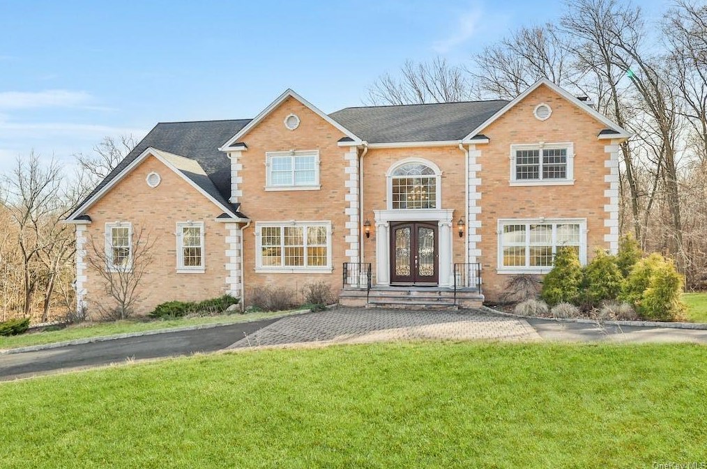 34 Renfrew Rd, New City, NY 10956