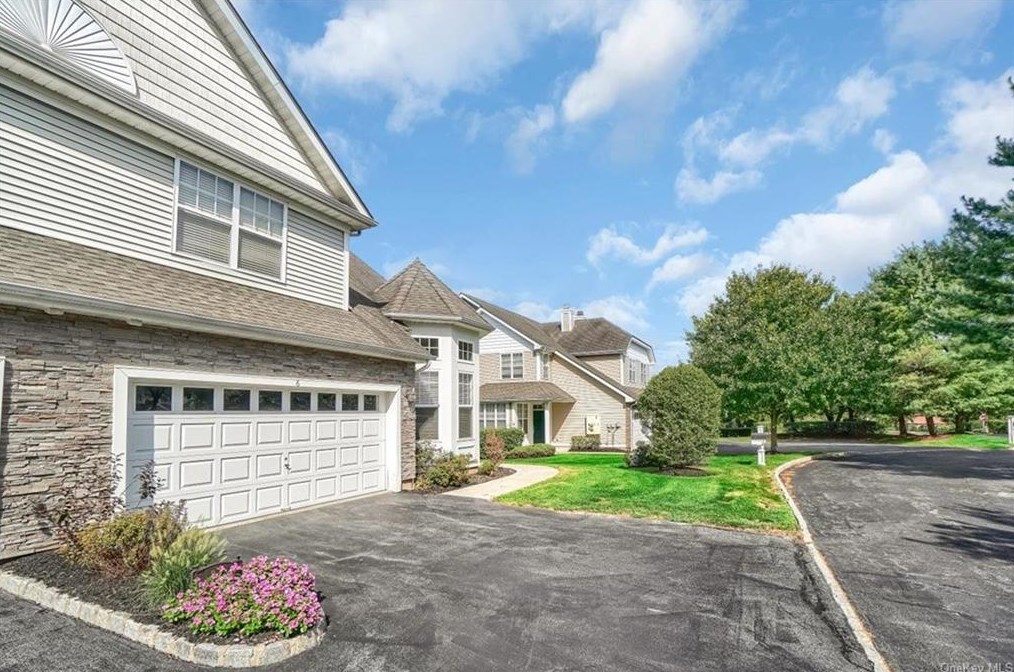 6 Par Ct, Middletown, NY 10940
