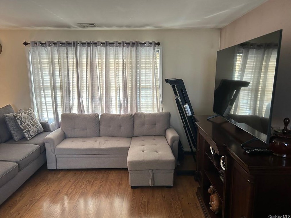 19 Zugibe Ct, West Haverstraw NY  10993-1242 exterior