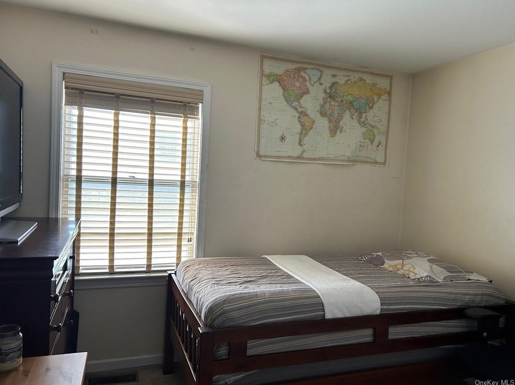 19 Zugibe Ct, West Haverstraw NY  10993-1242 exterior