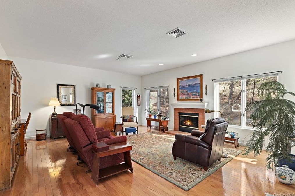 792 Heritage Hills #a, Somers Town, NY 10589