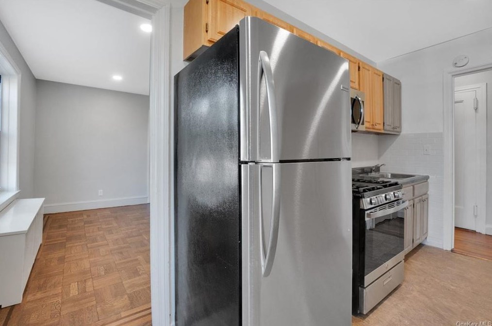 300 S Broadway #3-c, North Tarrytown, NY 10591
