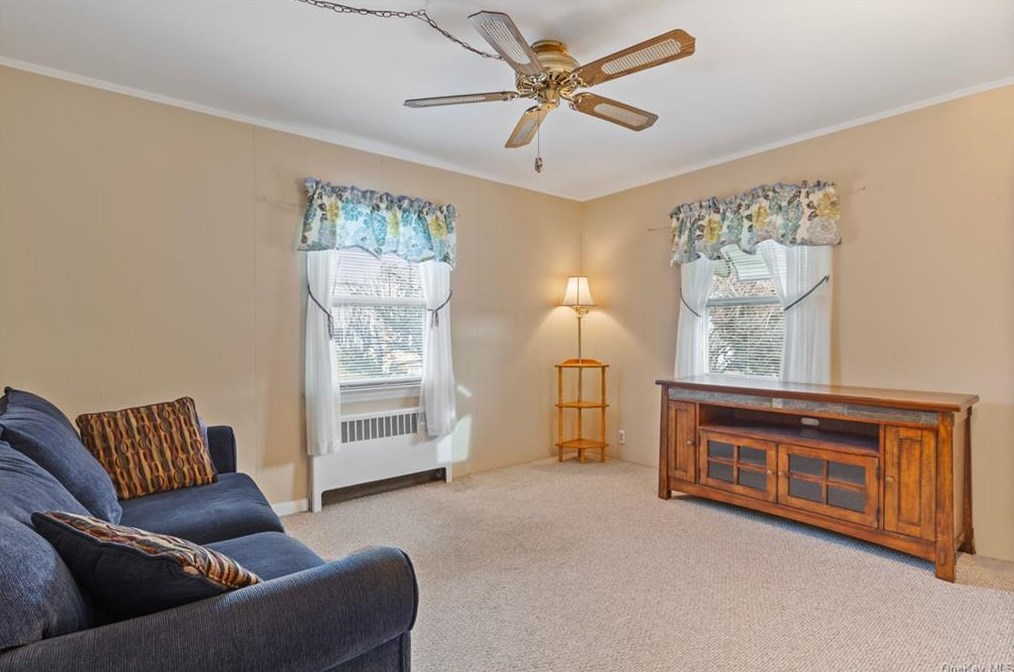 182 Ellsworth Ave, Harrison NY  10528-2015 exterior