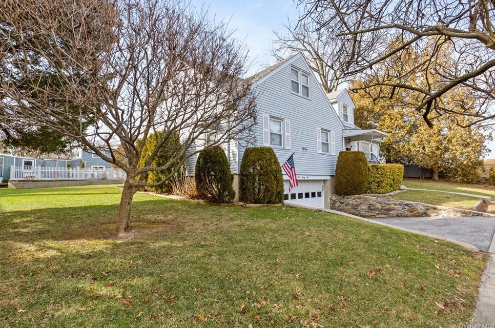 182 Ellsworth Ave, Harrison, NY 10528-2015