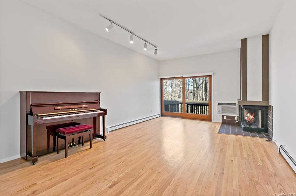 21 Deerfoot Ln, Dobbs Ferry, NY 10522-3315