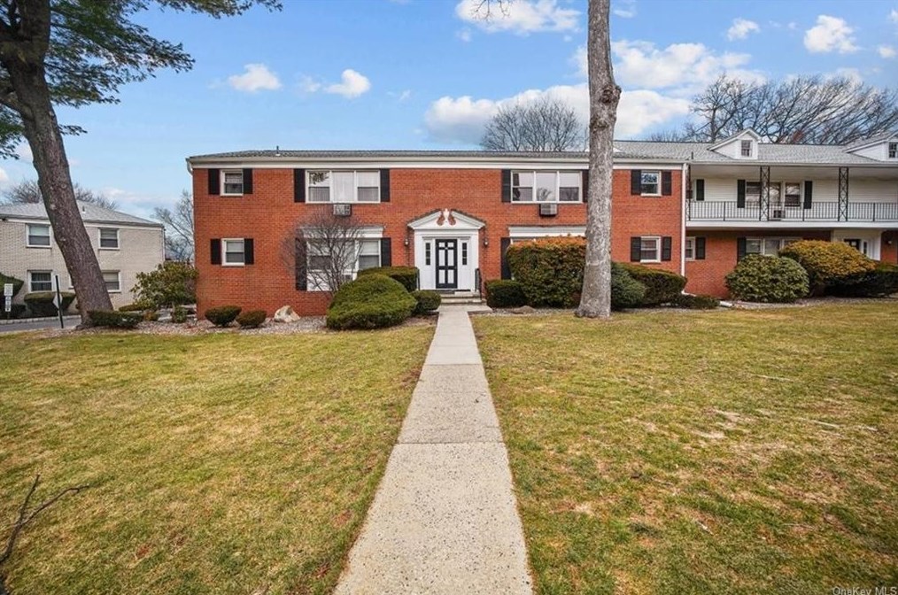 41 Bon Aire Cir #8102, Airmont, NY 10901