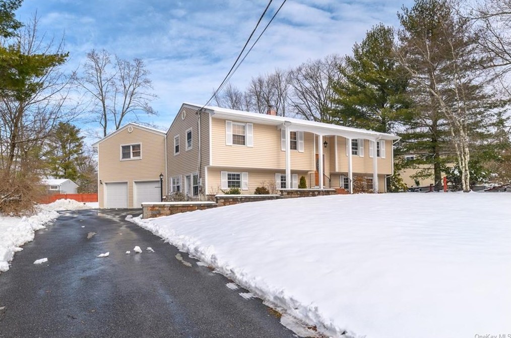 2693 Cecile Dr, Yorktown Hgts, NY 10598