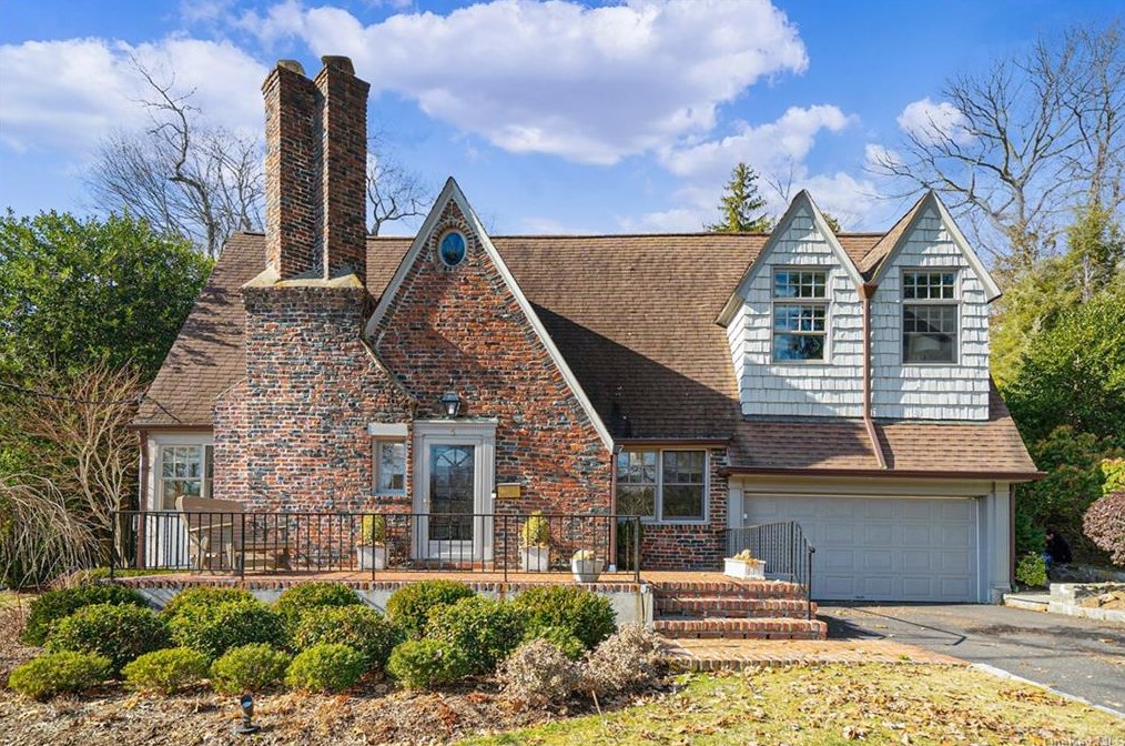 5 Gorham Ct, Scarsdale, NY 10583