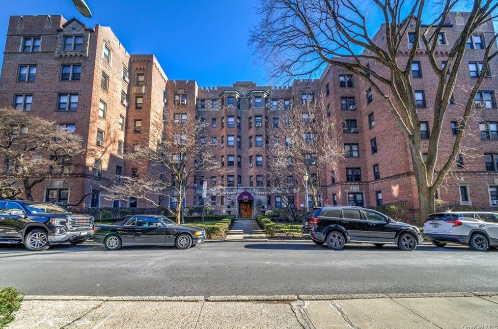 300 Main St #2a, White Plains, NY 10601