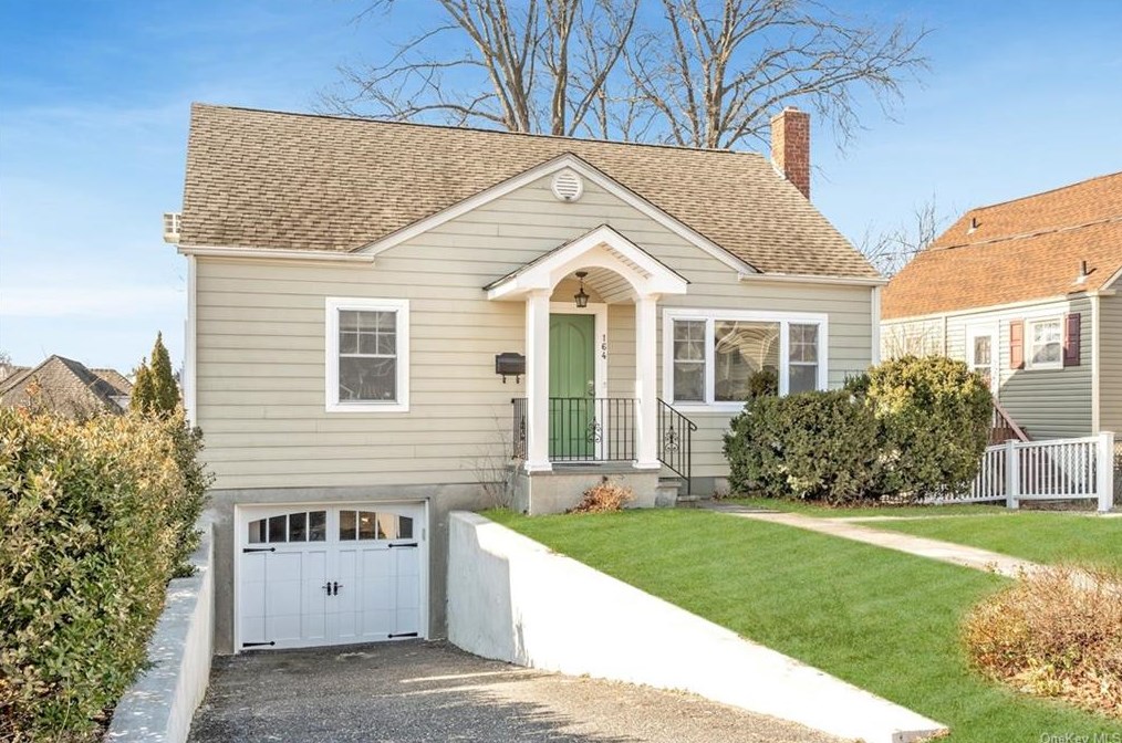 164 Douglas Ave, Yonkers, NY 10703-1917