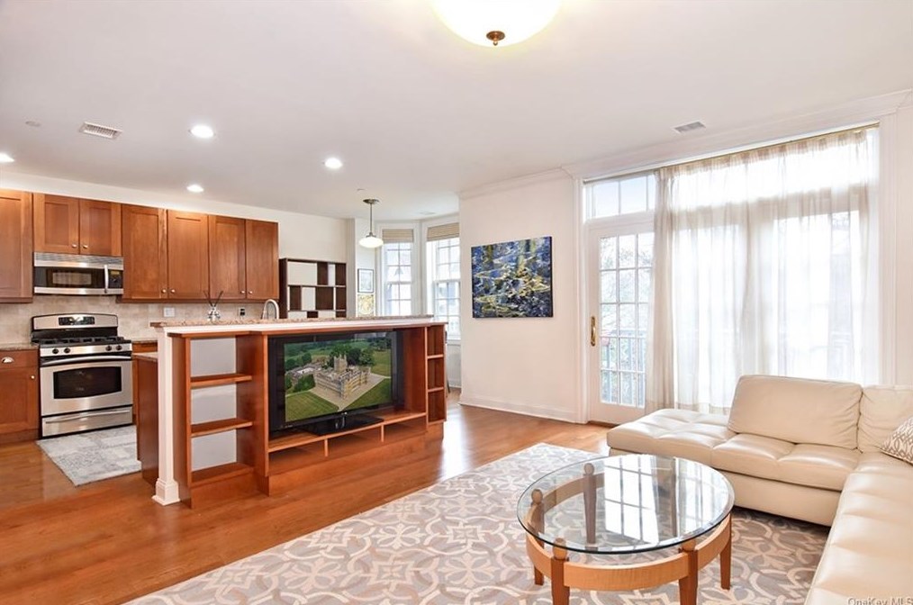 55 1st St #304, New Rochelle, NY 10803