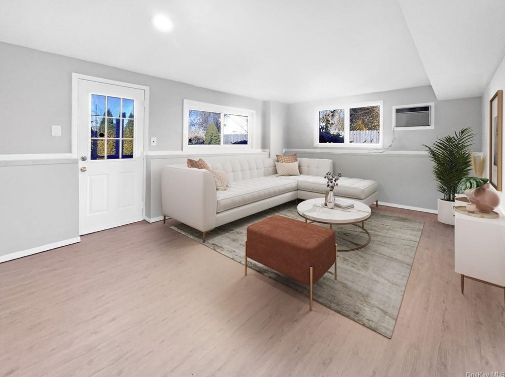 77 Erlanger Blvd, Babylon, NY 11703