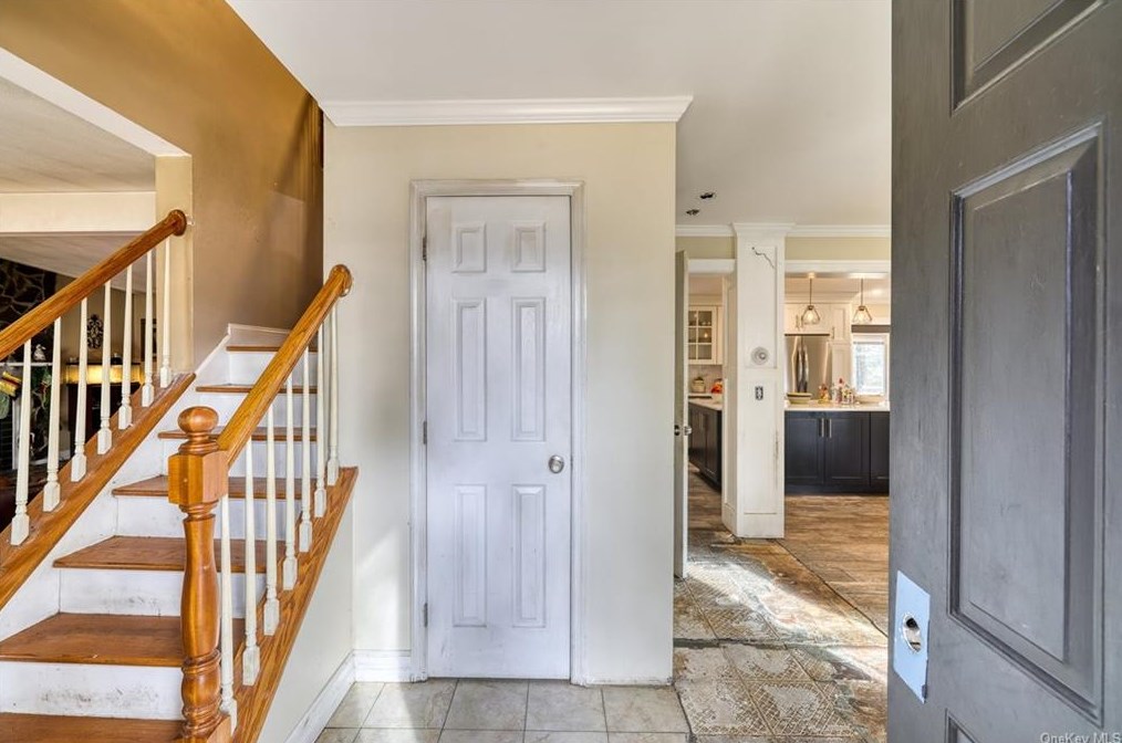 52 Valley View Rd, Bloomingburg NY  12721-5216 exterior