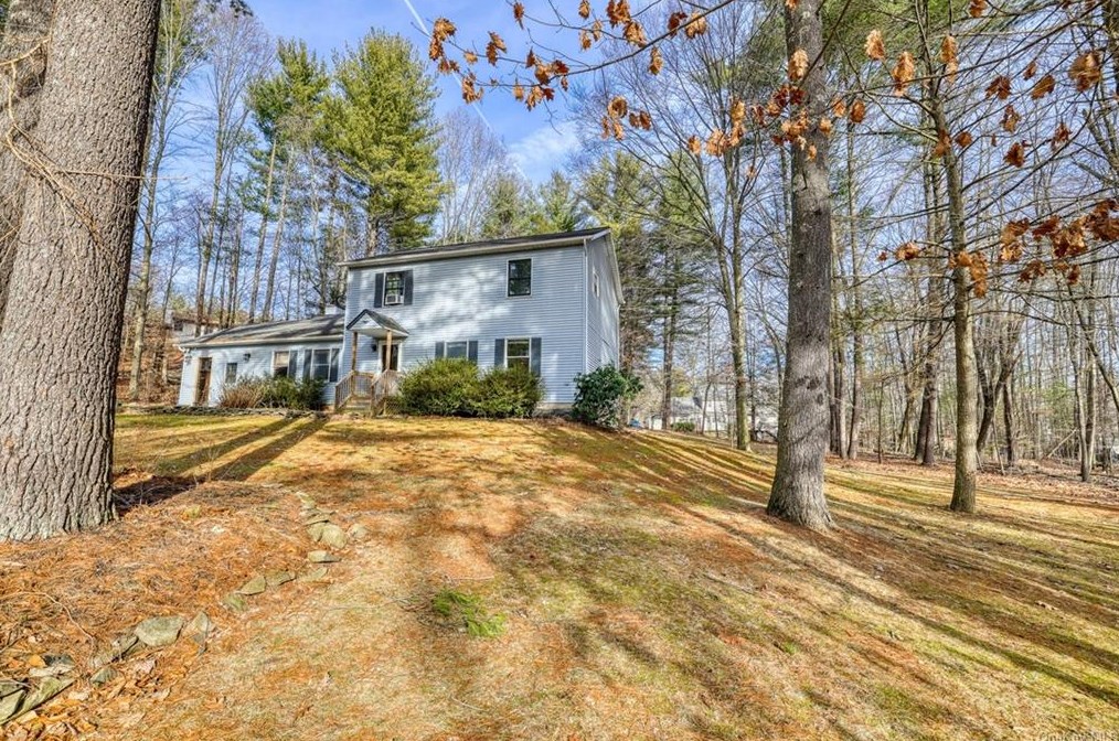 52 Valley View Rd, Bloomingburg NY  12721-5216 exterior