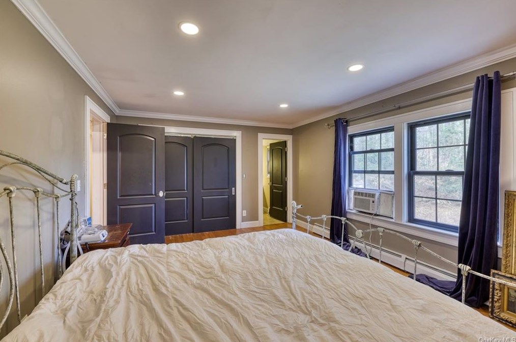 52 Valley View Rd, Bloomingburg NY  12721-5216 exterior