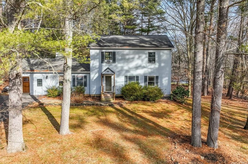 52 Valley View Rd, Bloomingburg NY  12721-5216 exterior