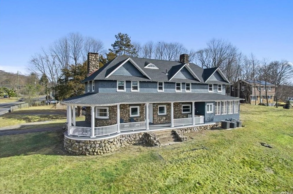 1 Memorial Dr, Airmont, NY 10901